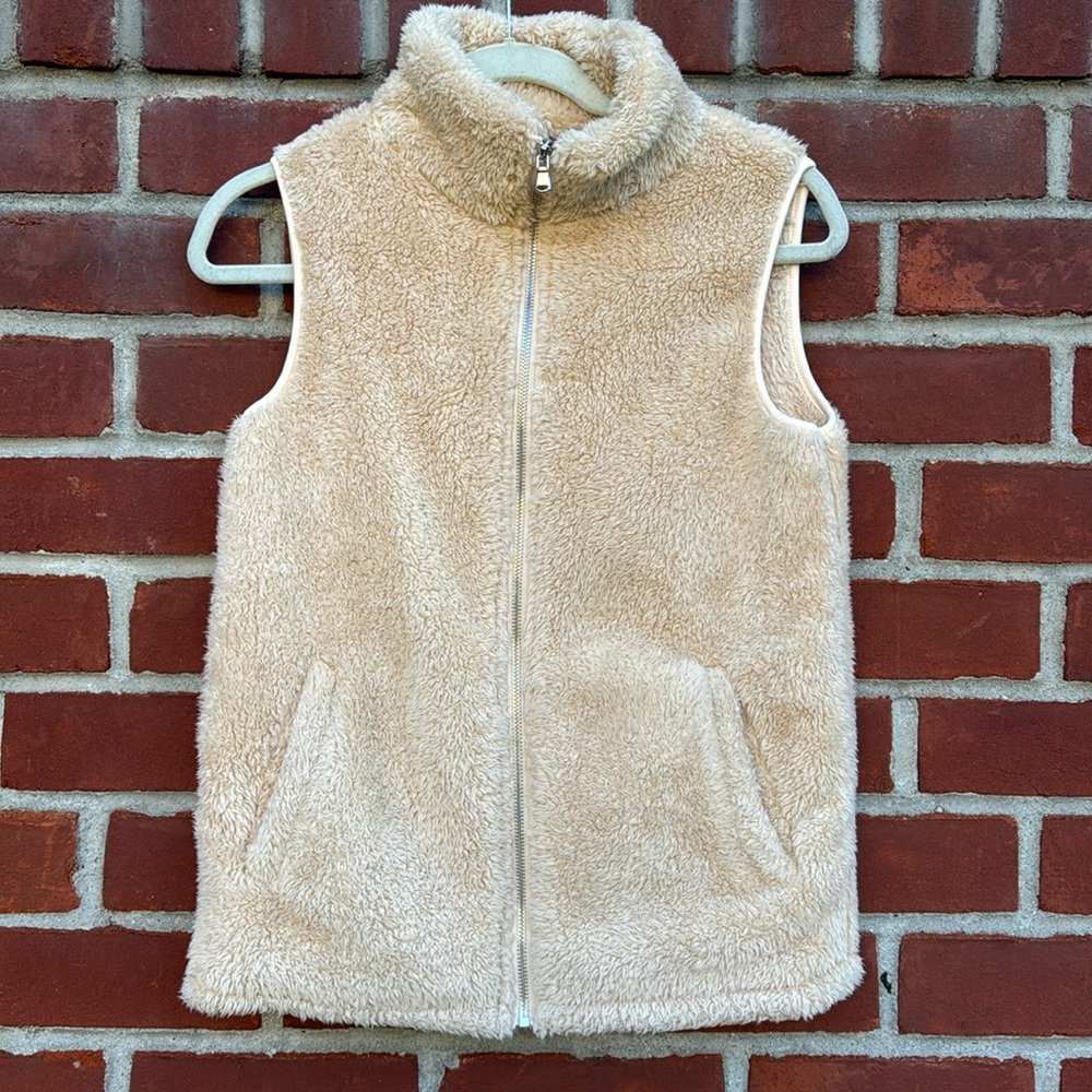 Fuzzy Zip-up Vest